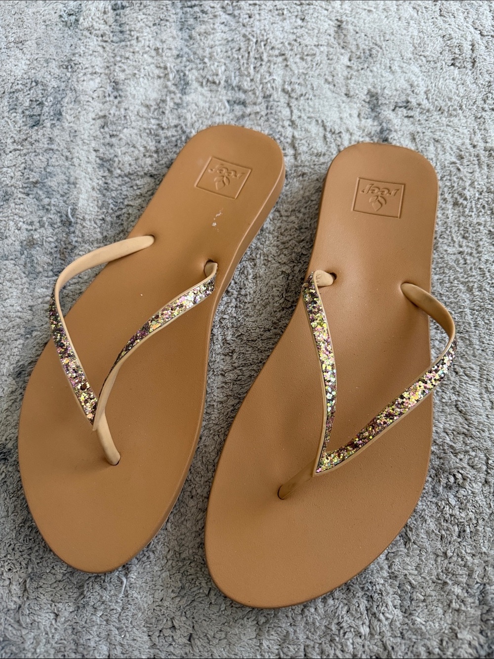 Reef Stargazer gold glitter flip flops - Size 10-11